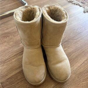 UGG Classic Short Shearling Boots in Chestnut